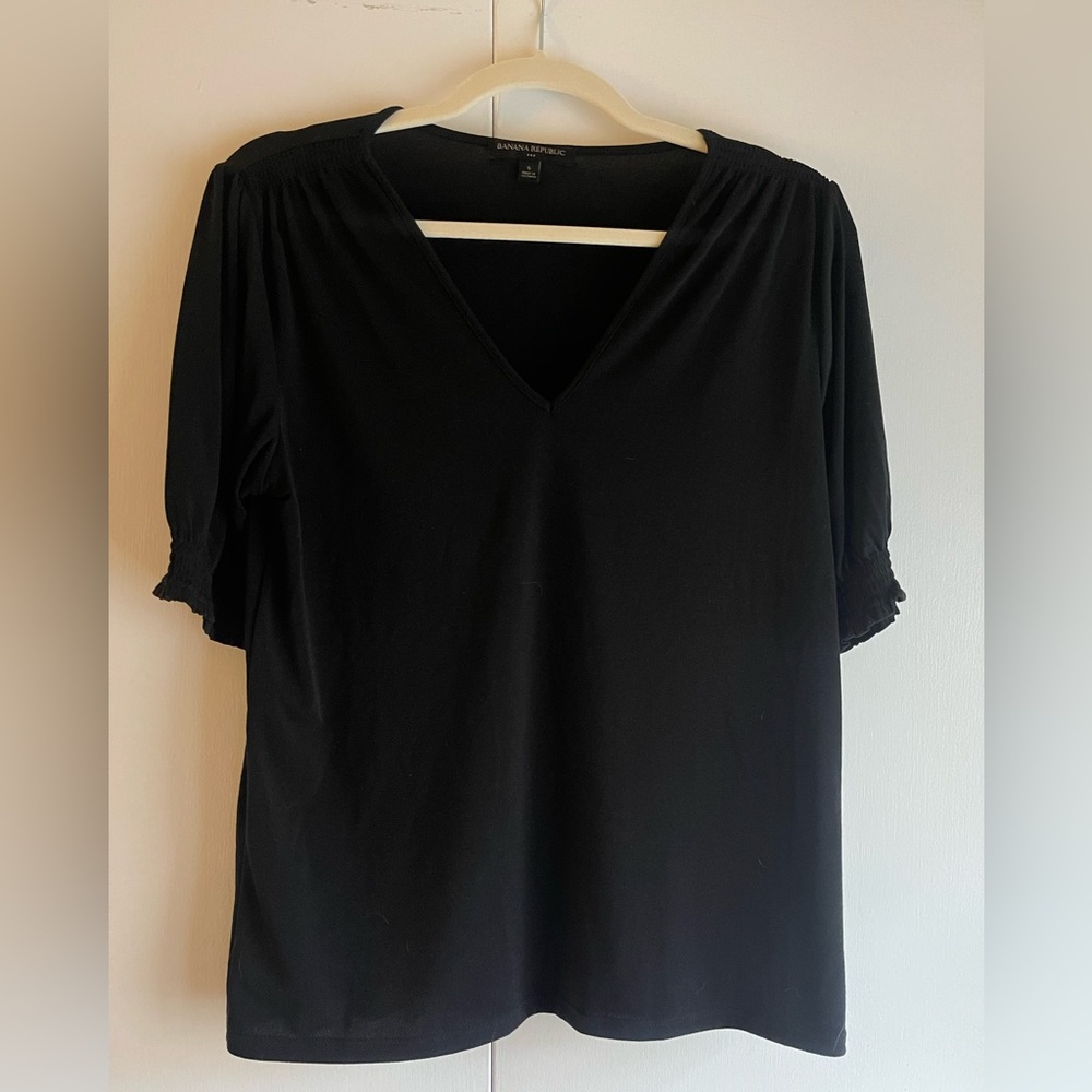 Banana Republic Women’s Short Sleeve V-Neck Blouse, Black, Small